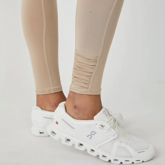 NWT Free People Movement Out of Your League Ruched Leggings in Clay - XS - Picture 4 of 16